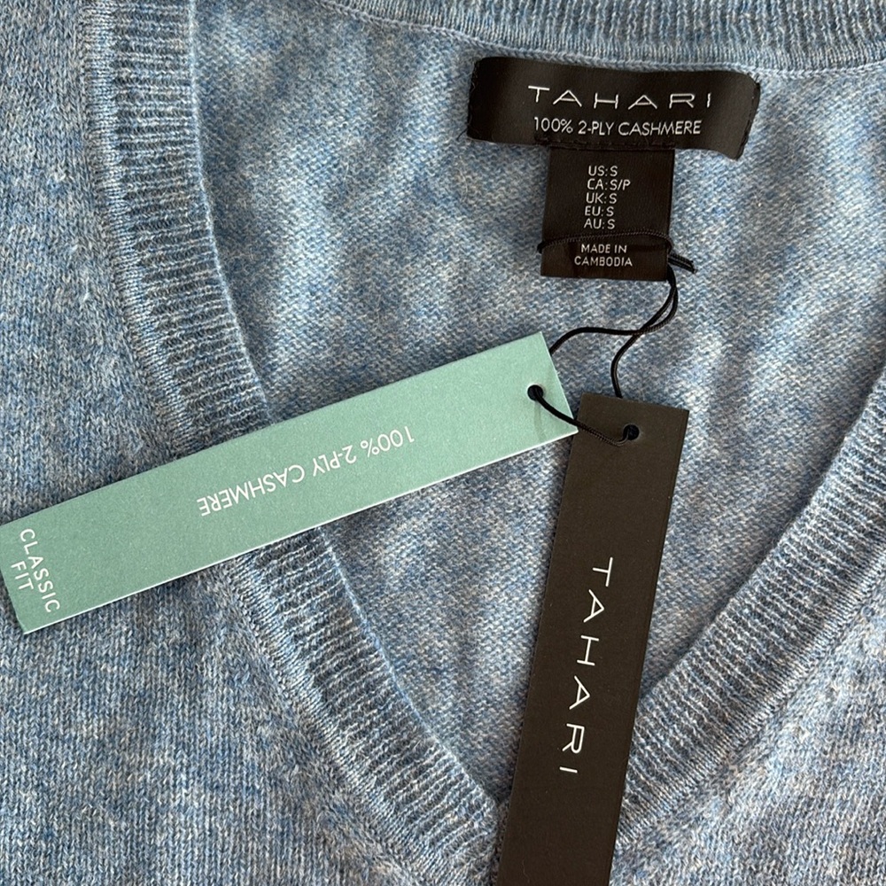 TAHARI 100% 2-ply cashmere V neck sweater size S NWT - Picture 3 of 8